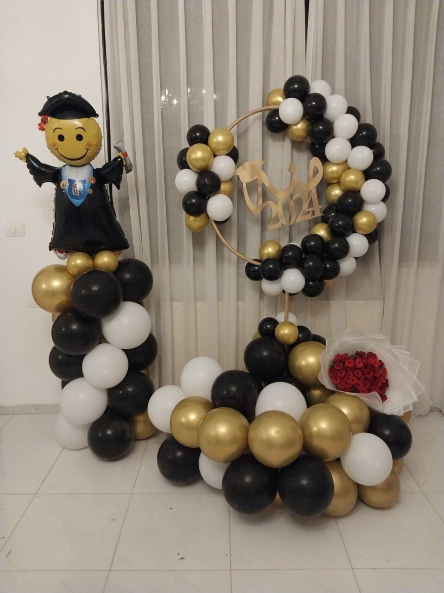 ‏دائرة بالونات مع ستاند